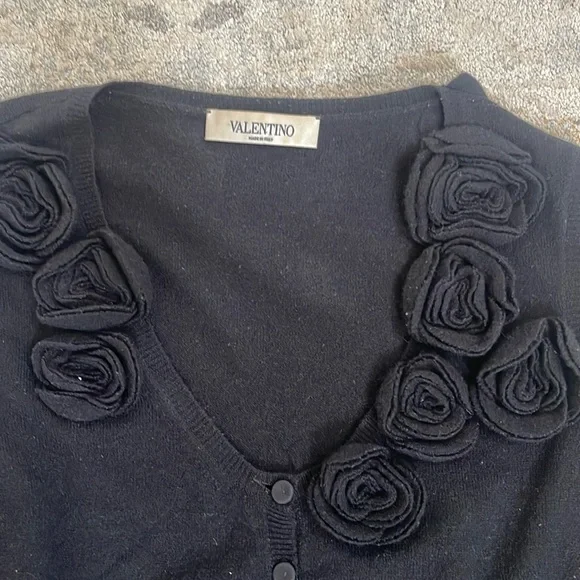 Valentino black cashmere with roses 🌹 sweater (k) - Picture 1 of 4